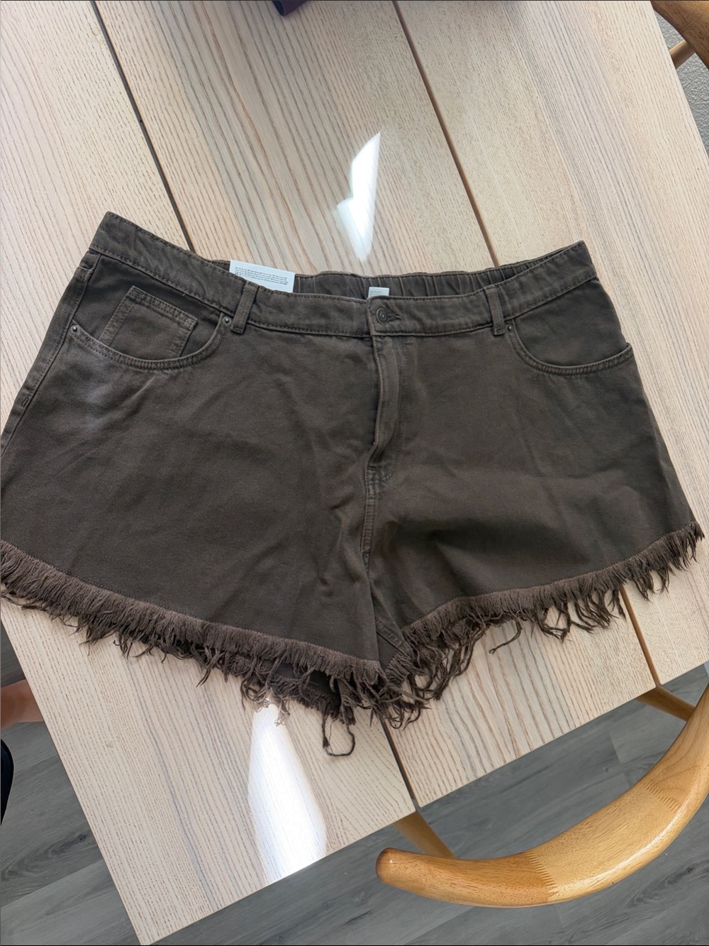 H&M Dark Brown Frayed Hem Denim Shorts size US 20